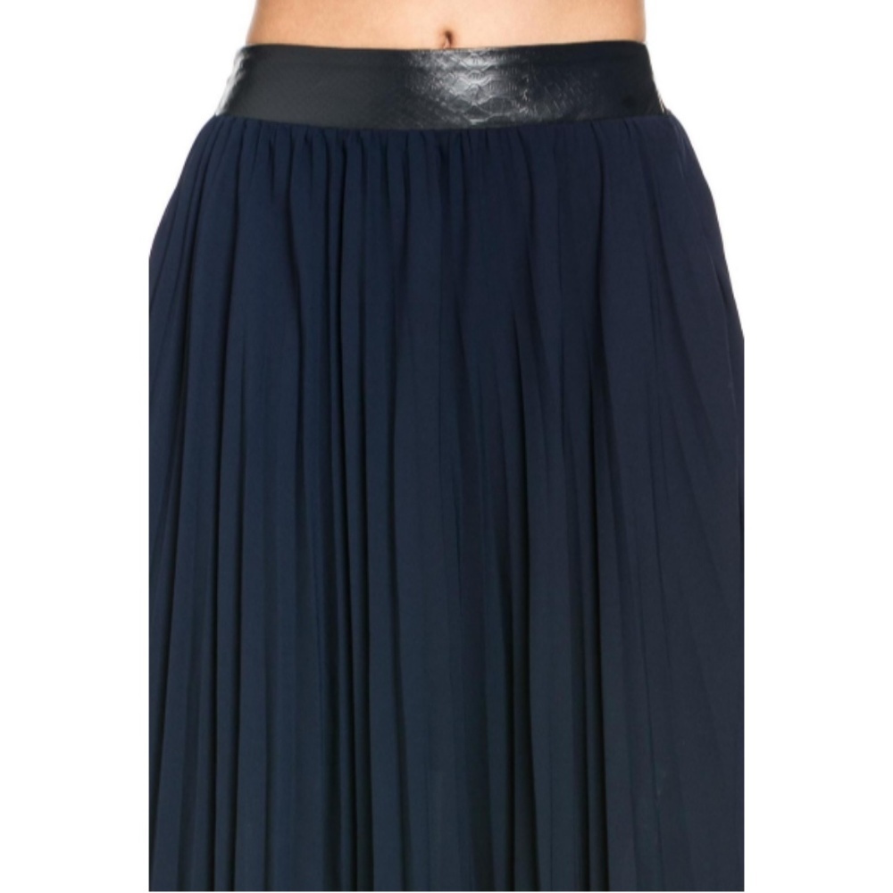 Tov Holy Navy Pleated Maxi Skirt size L - Picture 2 of 3
